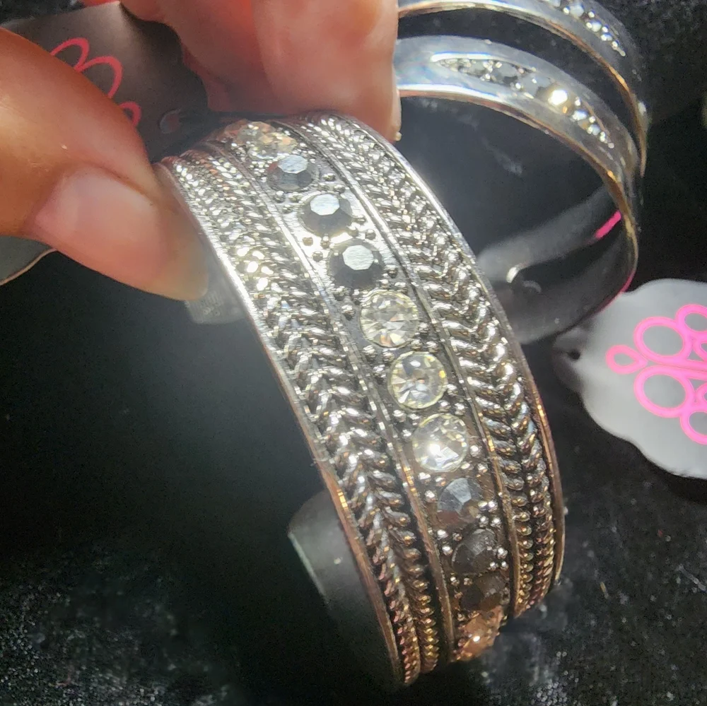 NWT 2 -PAPARAZZI CUFF BRACELETS